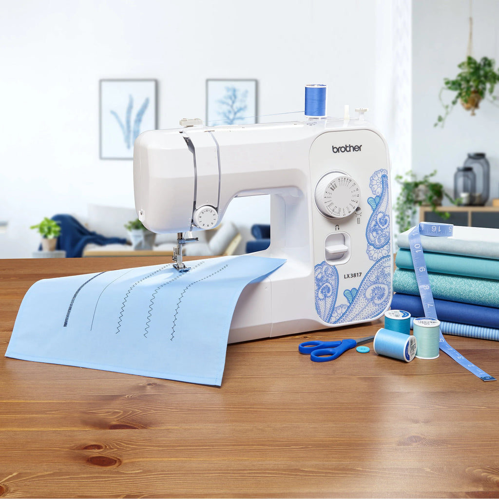 Portable Full-Size 17-Stitch Sewing Machine O261539