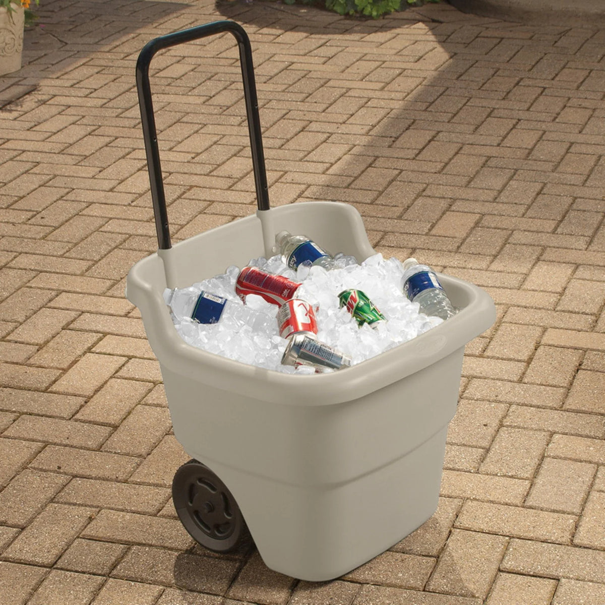 15 Gallon Resin Rolling Lawn and Utility Cart Z383