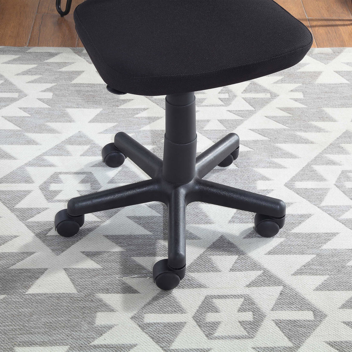 Mesh Task Chair with Padded Seat J283611