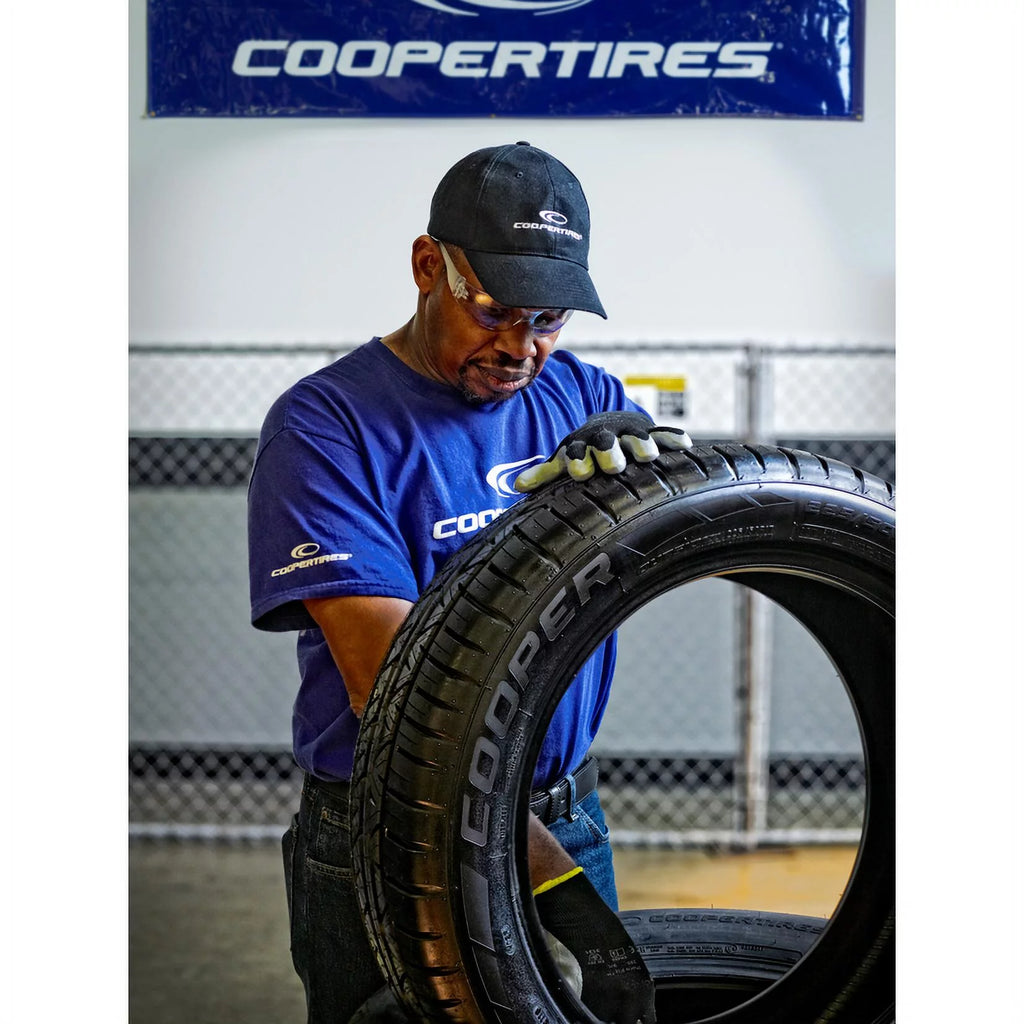 235/70R16 106T All-Season Tire U9561