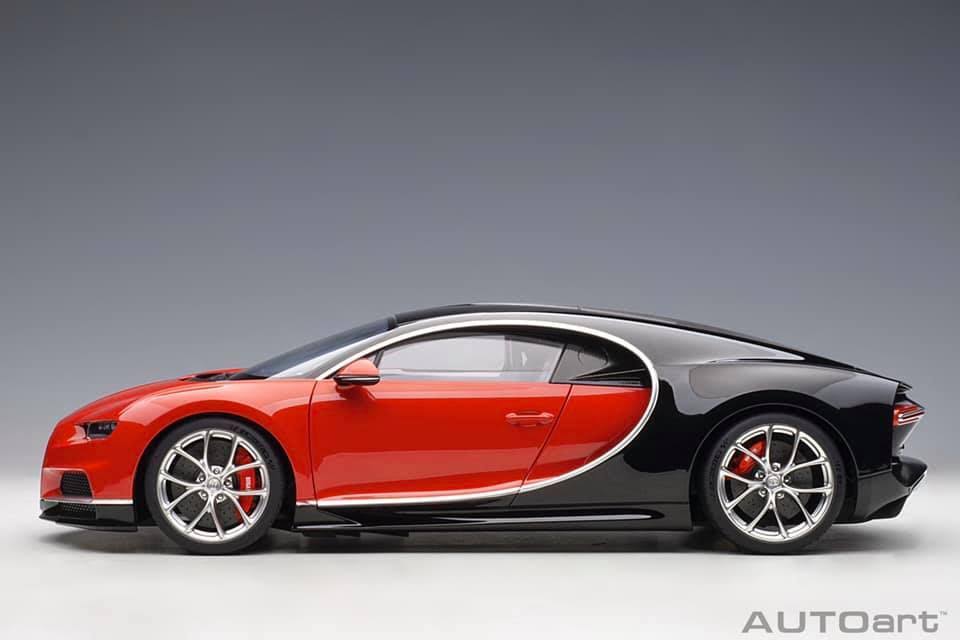 1:12 Scale Italian Red Nocturne Black Bugatti Chiron Q5013