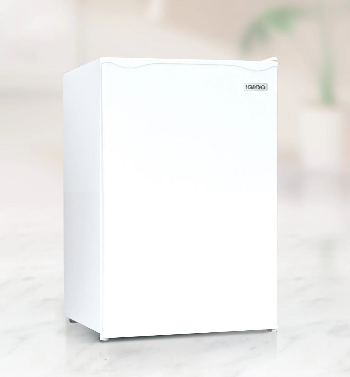 White 2.6 Cu. Ft. Refrigerator with Freezer W8108