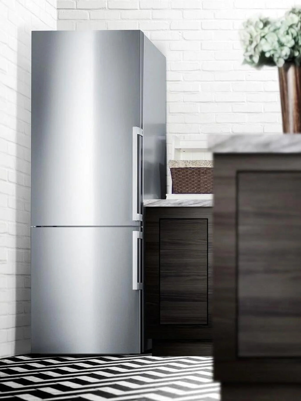 28 Energy Star Bottom Freezer Refrigerator with 16.4 cu. ft. Capacity in Stainless Steel H942