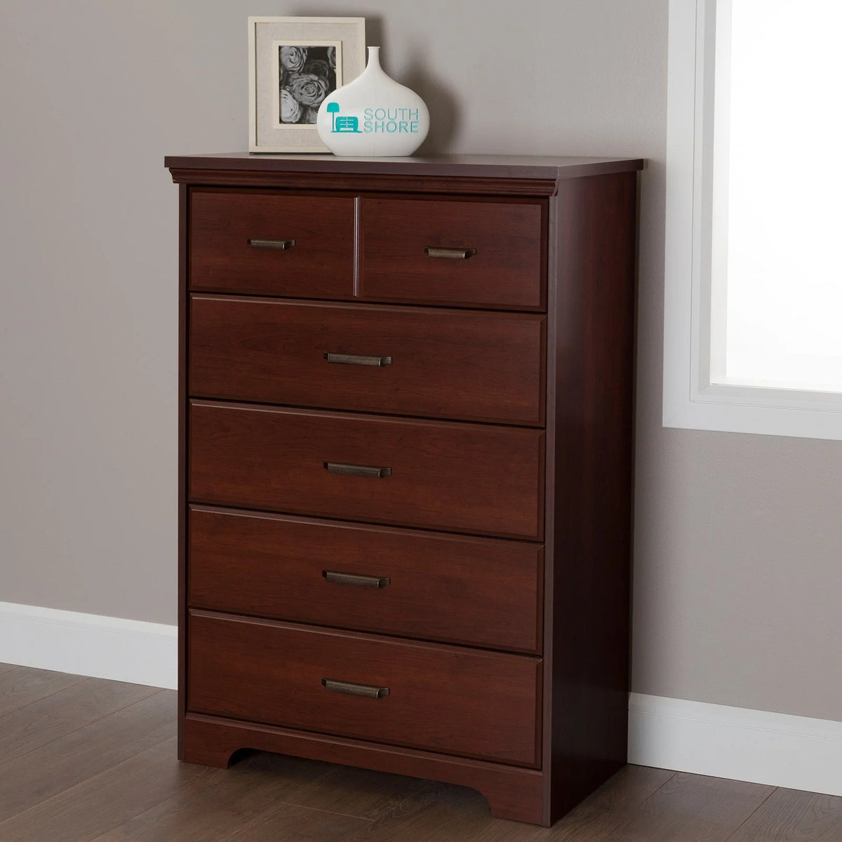 White Traditional Chest C12706