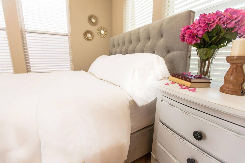 White Twin Silk Comforter O3164