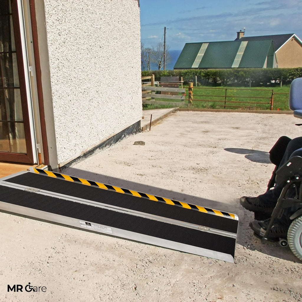 Portable Lightweight Foldable Wheelchair Ramp with Handle 6FT W261