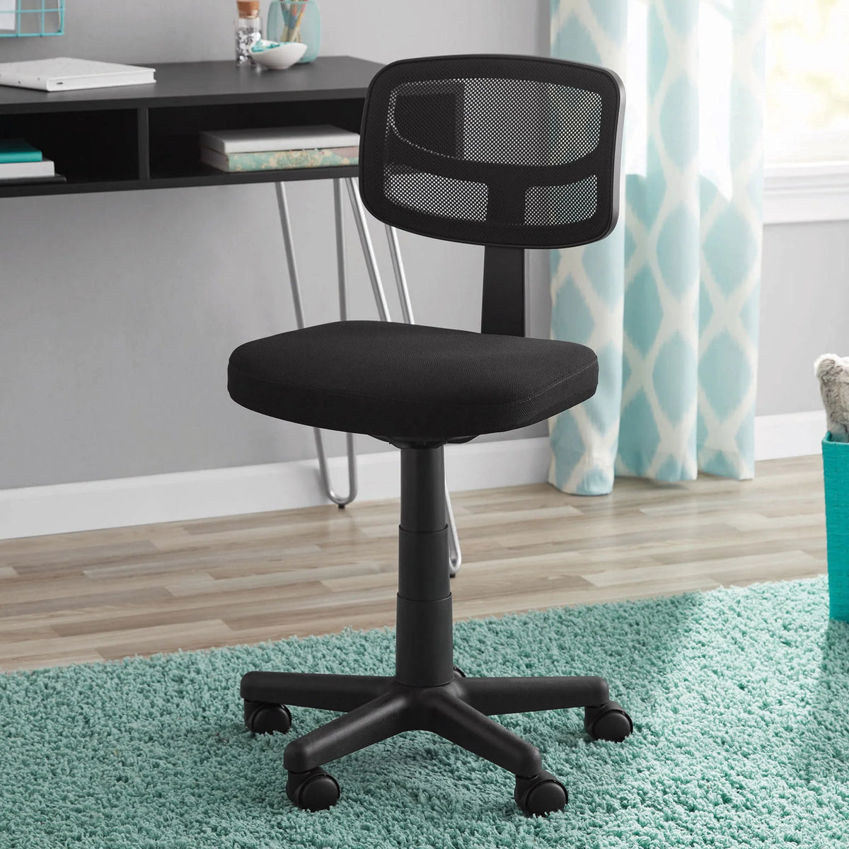 Mesh Task Chair with Padded Seat J283611