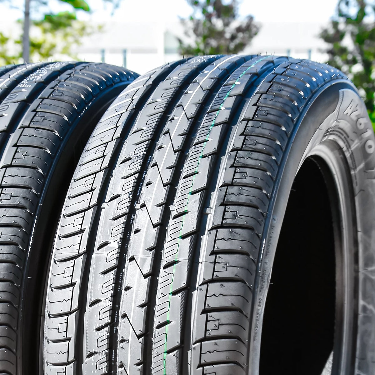 All Season 235/70R17 111H XL Passenger Tire C212890